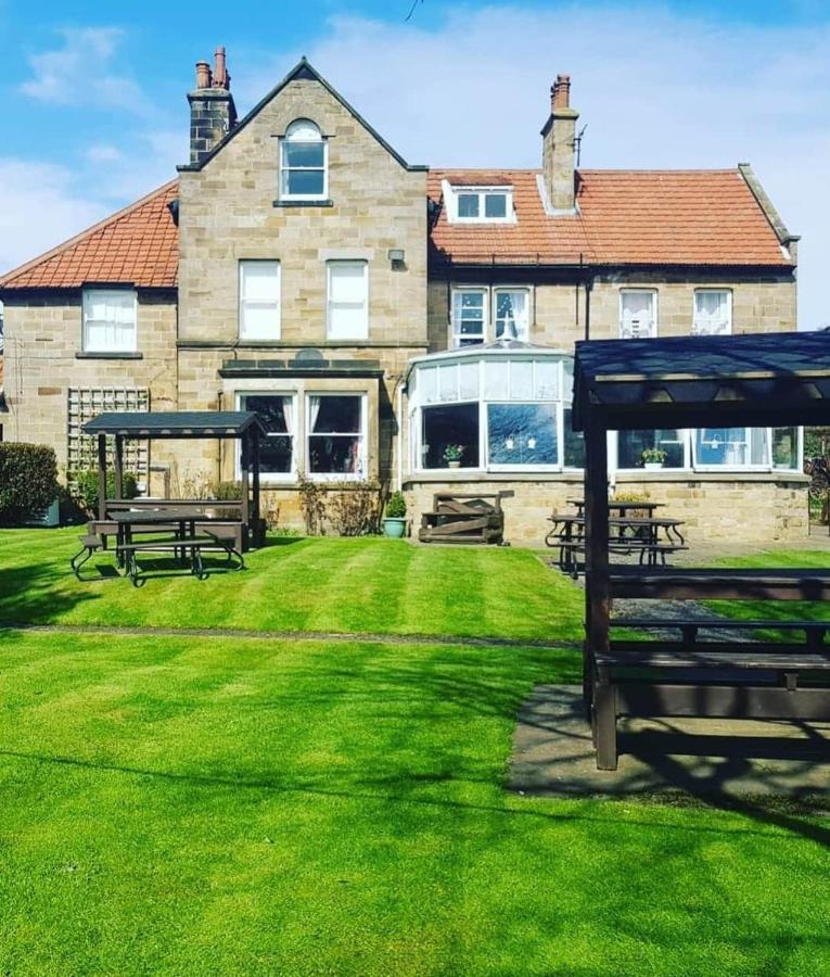 The Fylingdales Inn 罗宾胡兹贝 外观 照片