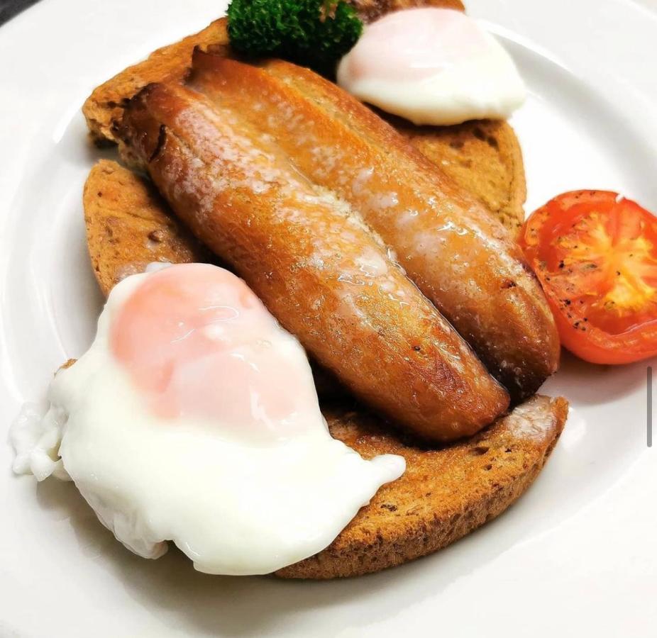 The Fylingdales Inn 罗宾胡兹贝 外观 照片