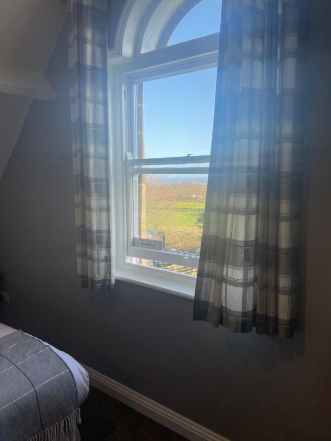 The Fylingdales Inn 罗宾胡兹贝 外观 照片