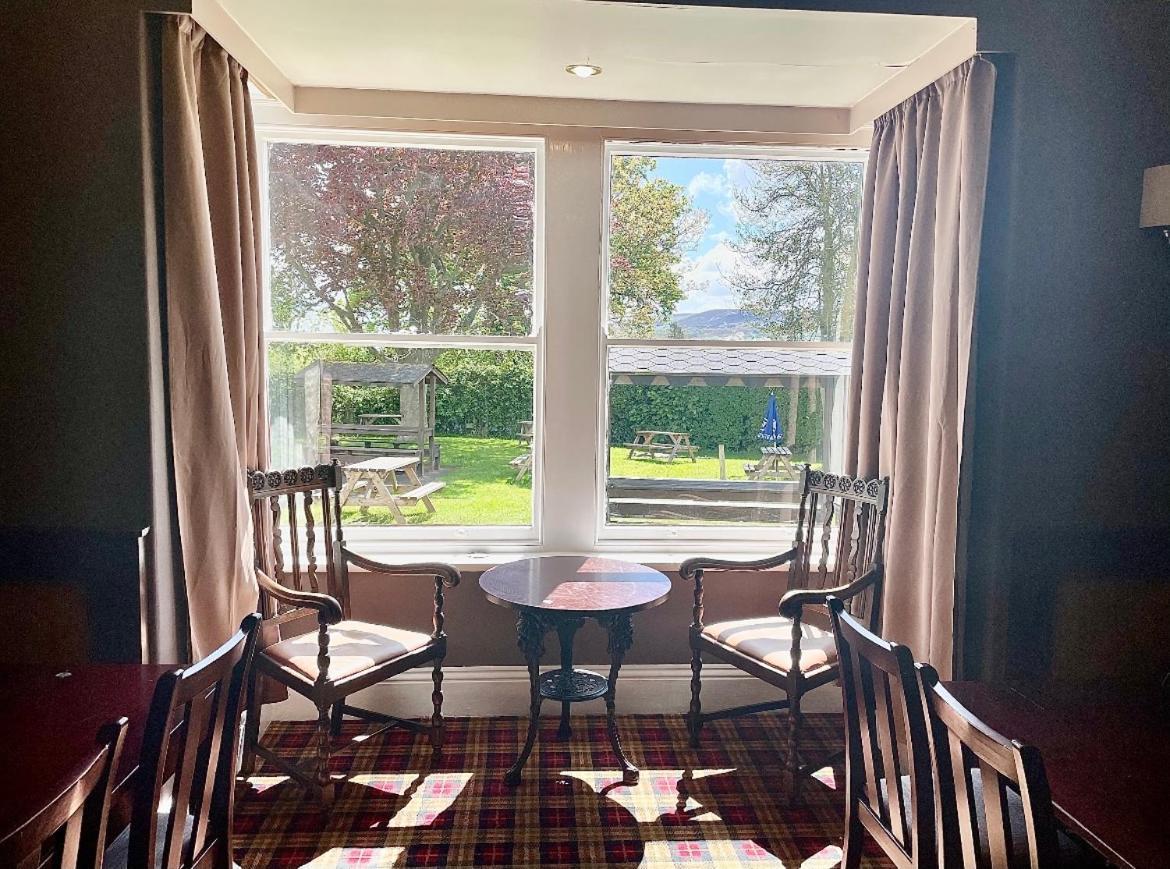 The Fylingdales Inn 罗宾胡兹贝 外观 照片